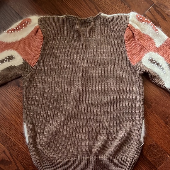 Gorgeous knit Sweater. Very Soft! Colors: Burnt Orange, Light Brown & Cream. - Picture 6 of 6